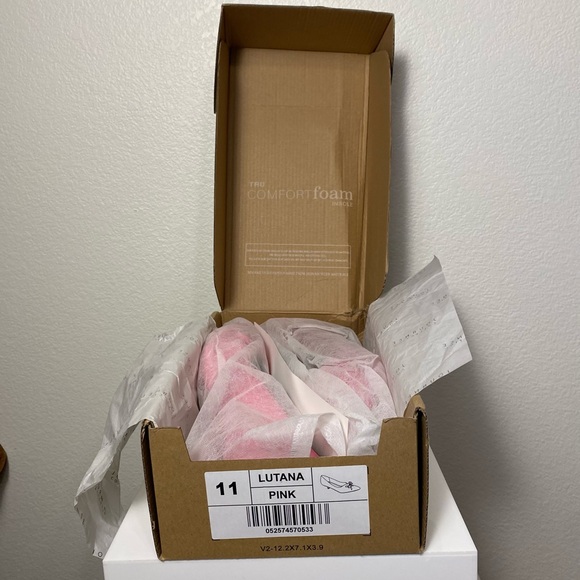 NWB Journee Collection Pointed Toe Kitten Heel Pink Pumps - Picture 2 of 12